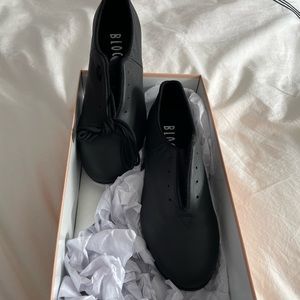 Bloch ladies Jazz lace up tap shoes size 4.5 M NWT
